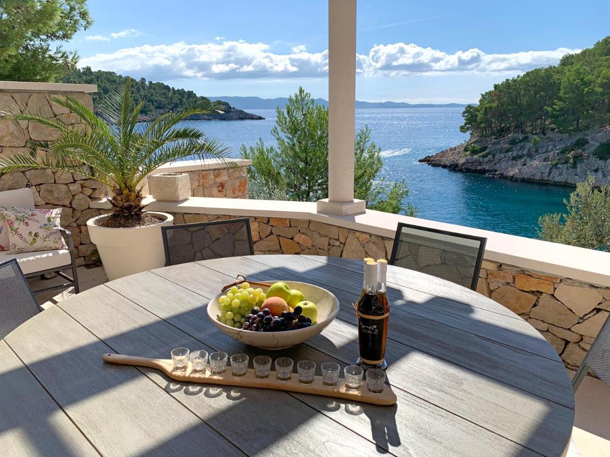 Brac Stone With Jacuzzi *